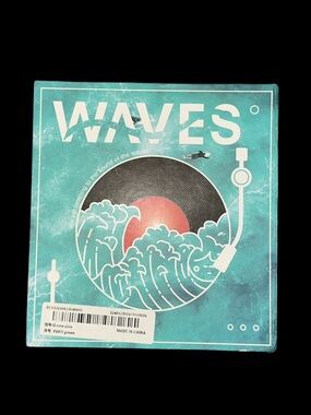 NWT Vintage, Retro style Mini-Record Player, Wave Soundtrack and Digital Clock.
